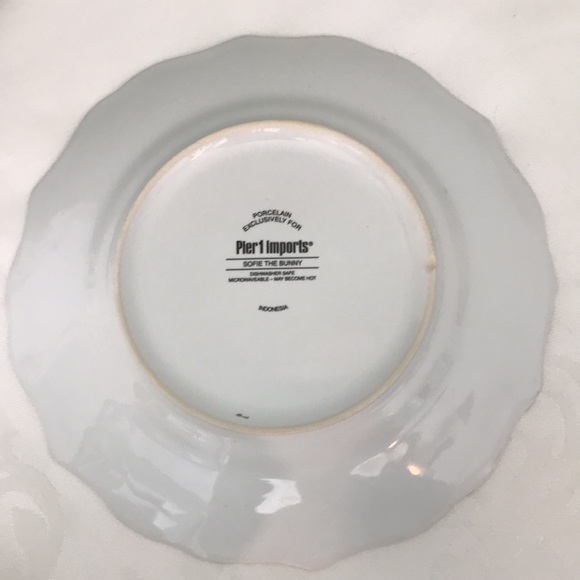 Pier 1 Imports: Four Piece Porcelain Sofie the Bunny Place Setting. - Picture 12 of 12